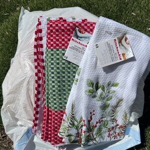 KitchenAid Red, Green & White Holiday Kitchen Towel Set